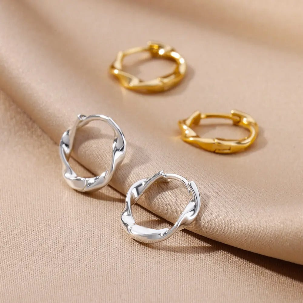 Twisted Hoop Earrings in 18k Gold Plated