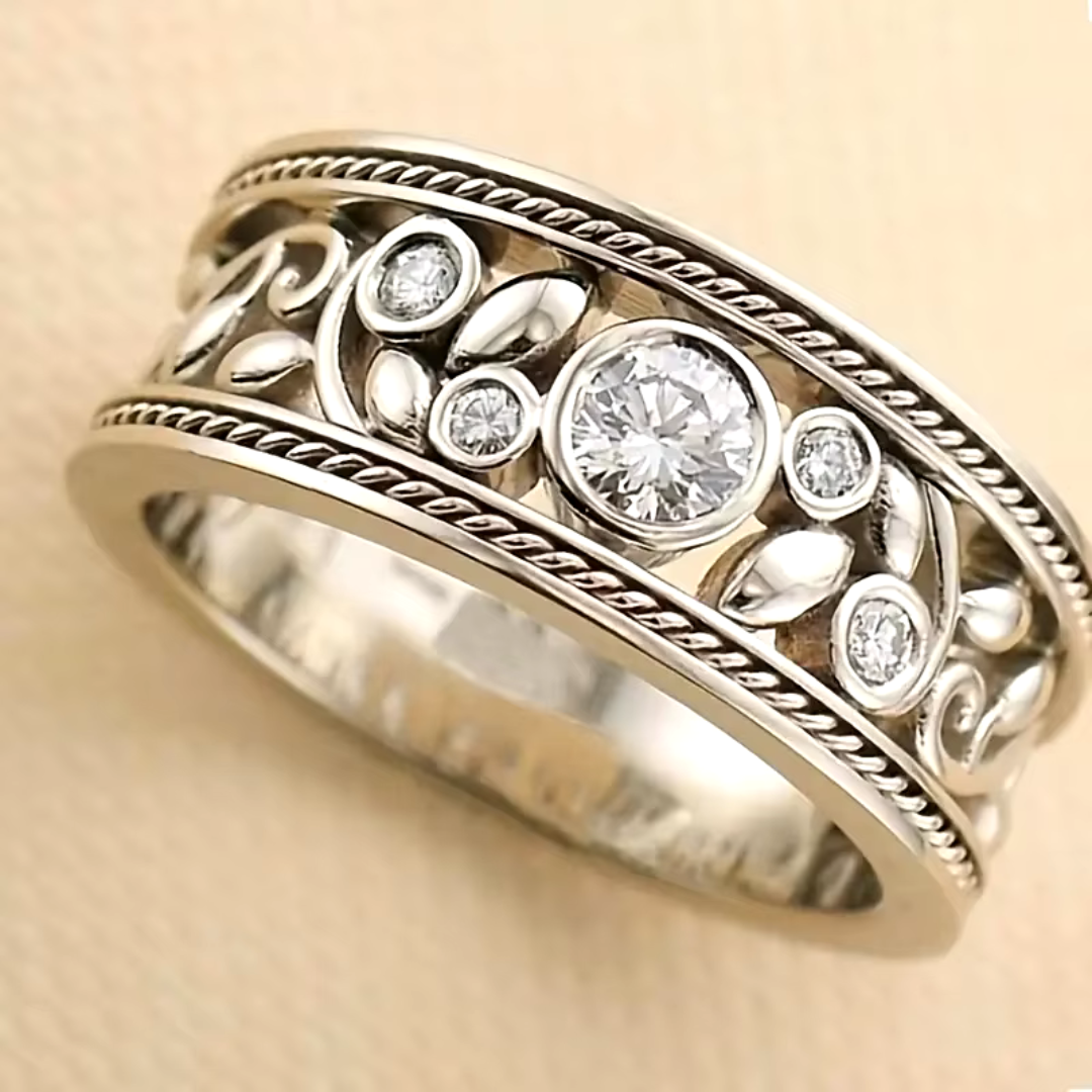 Vintage-Style Silver Ring with Brilliant Zirconia